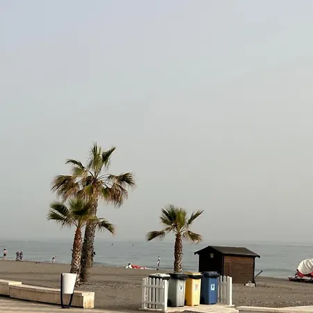 Piso Costa Malaga アパート *
